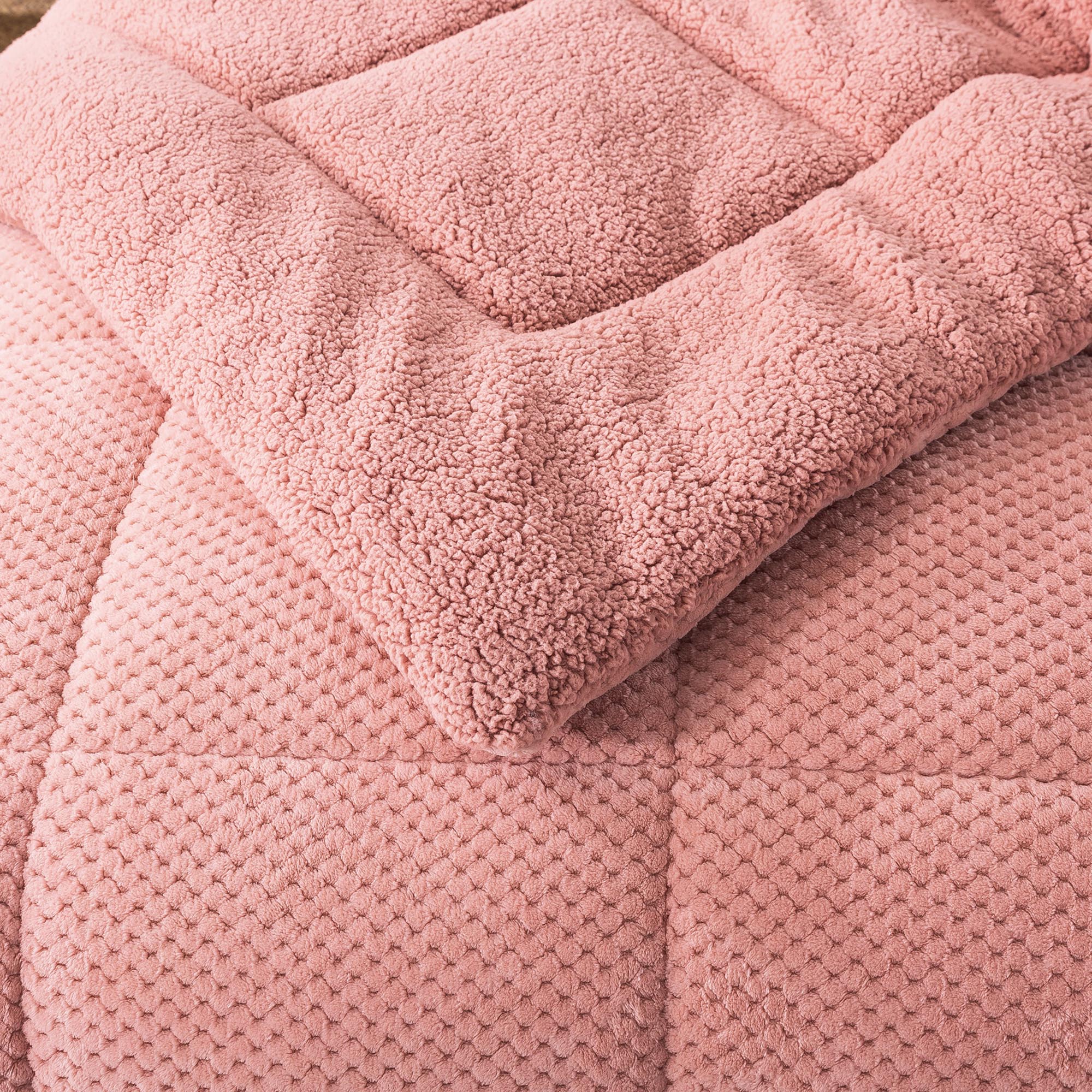 Kasen Reversible Plush Sherpa Comforter